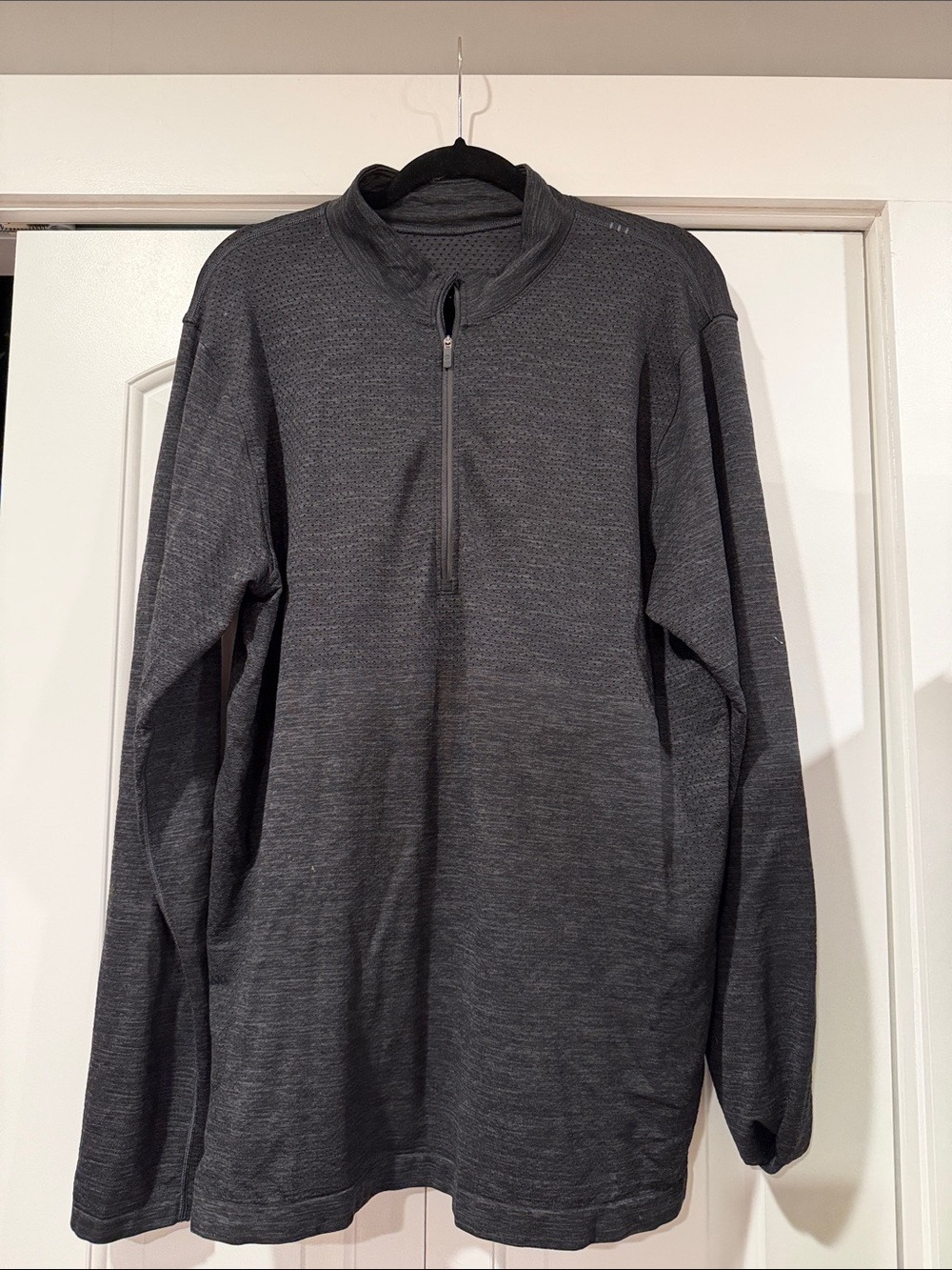 Lululemon Men’s Metal Vent Tech Half-Zip Medium charcoal Casual Pullover Xl